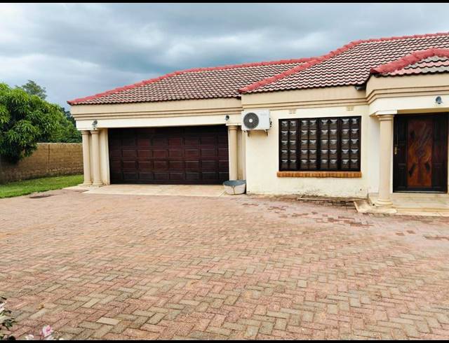 4 BEDROOM HOUSE FOR SALE IN MOKOPANE RURAL
